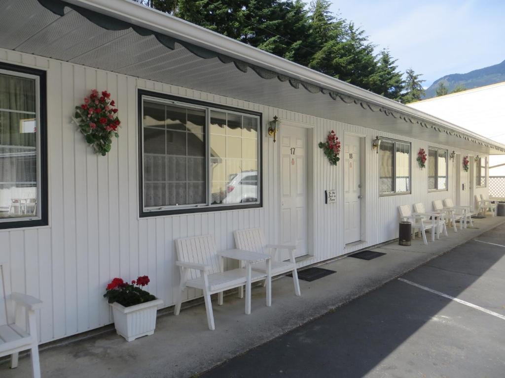 Alpine Motel Хоуп Екстериор снимка