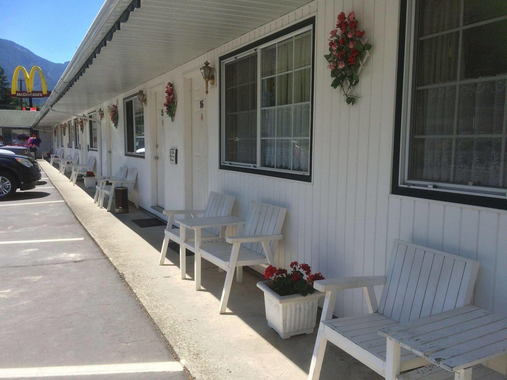 Alpine Motel Хоуп Екстериор снимка