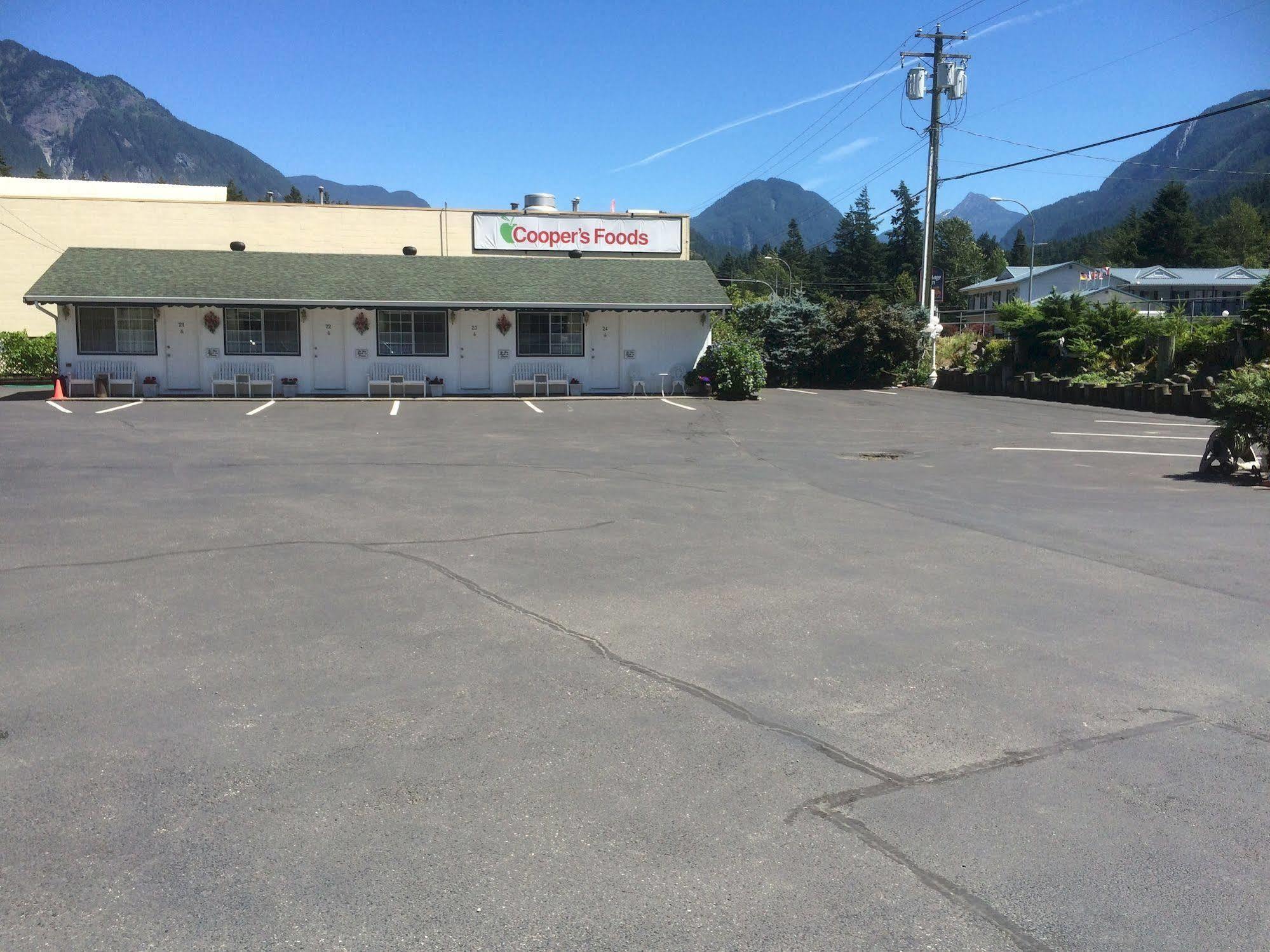 Alpine Motel Хоуп Екстериор снимка